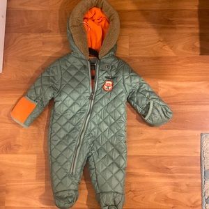 Tahari 3-6 months aviator-style snow/winter onesie with hood and mitten cuff